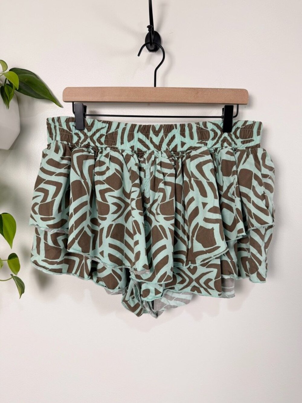 Free People Movement Printed Prima Short High Rise Ruffle Pull On Boho XL